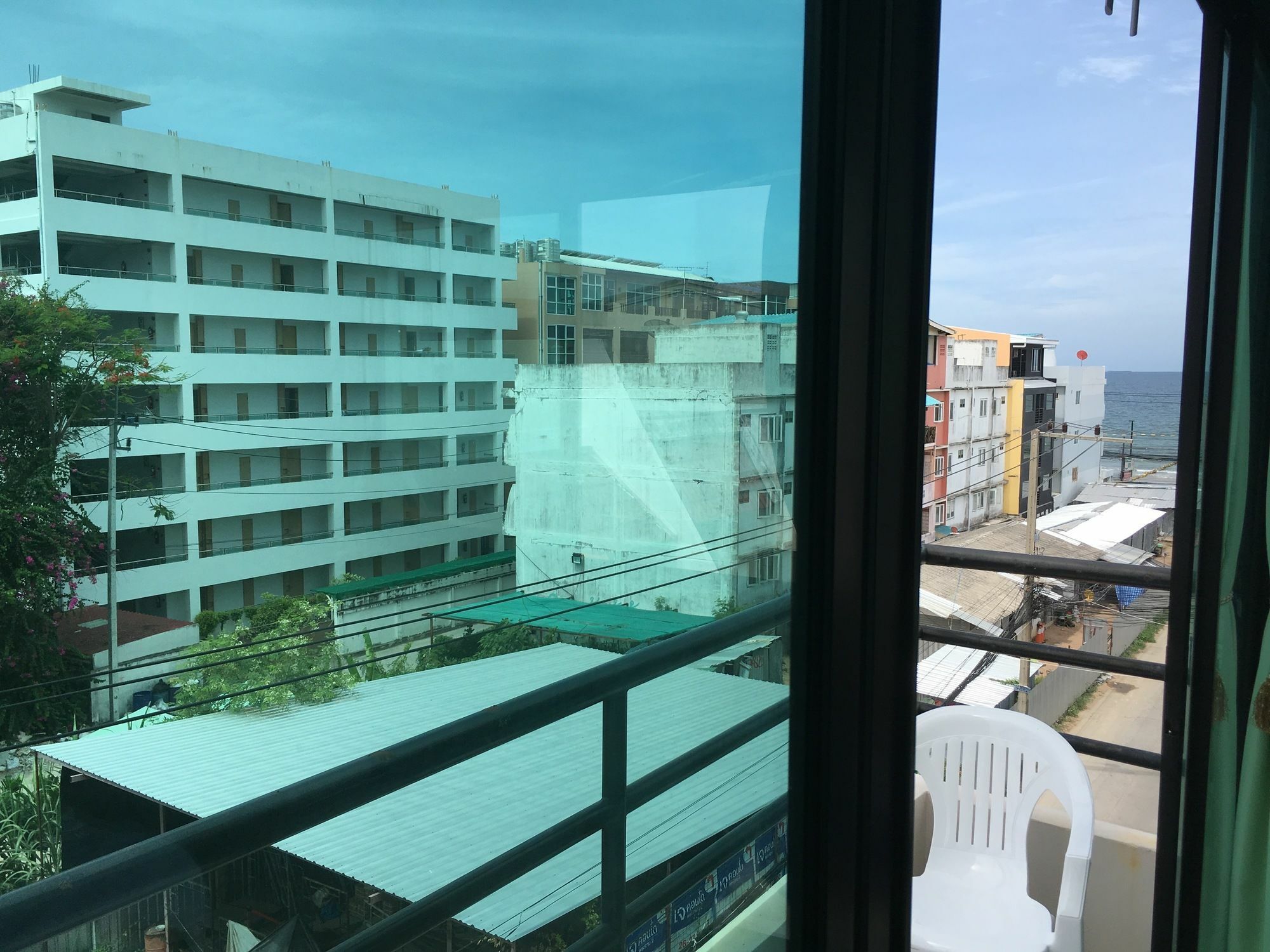 Апартаменти Breezy House Джомтьєн-Біч Екстер'єр фото