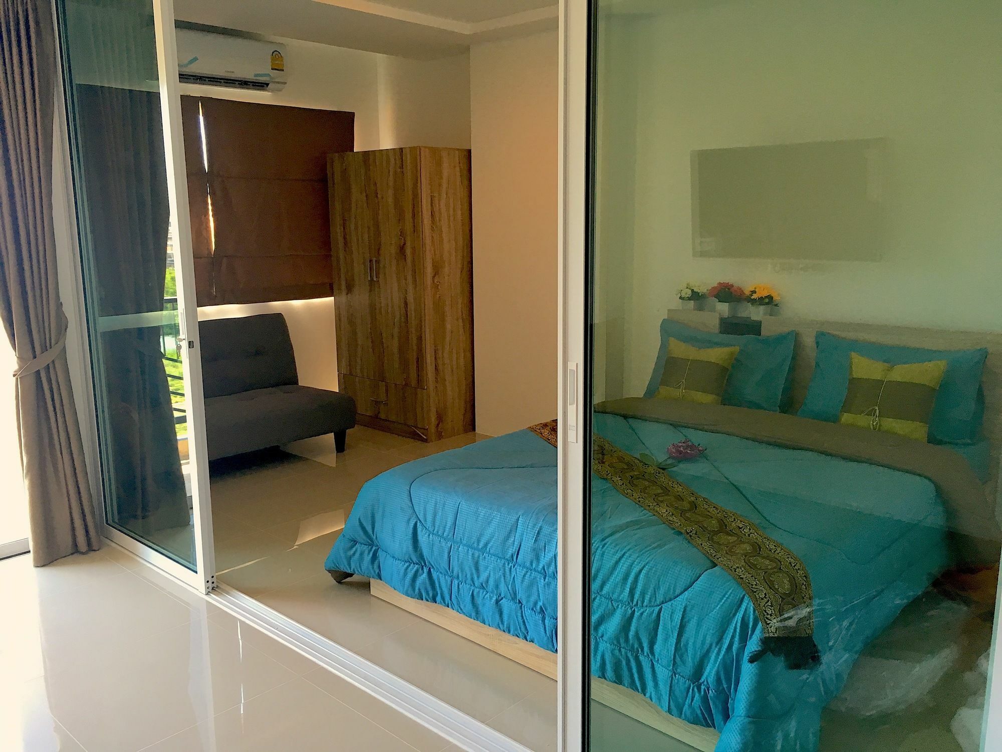 Апартаменти Breezy House Джомтьєн-Біч Екстер'єр фото